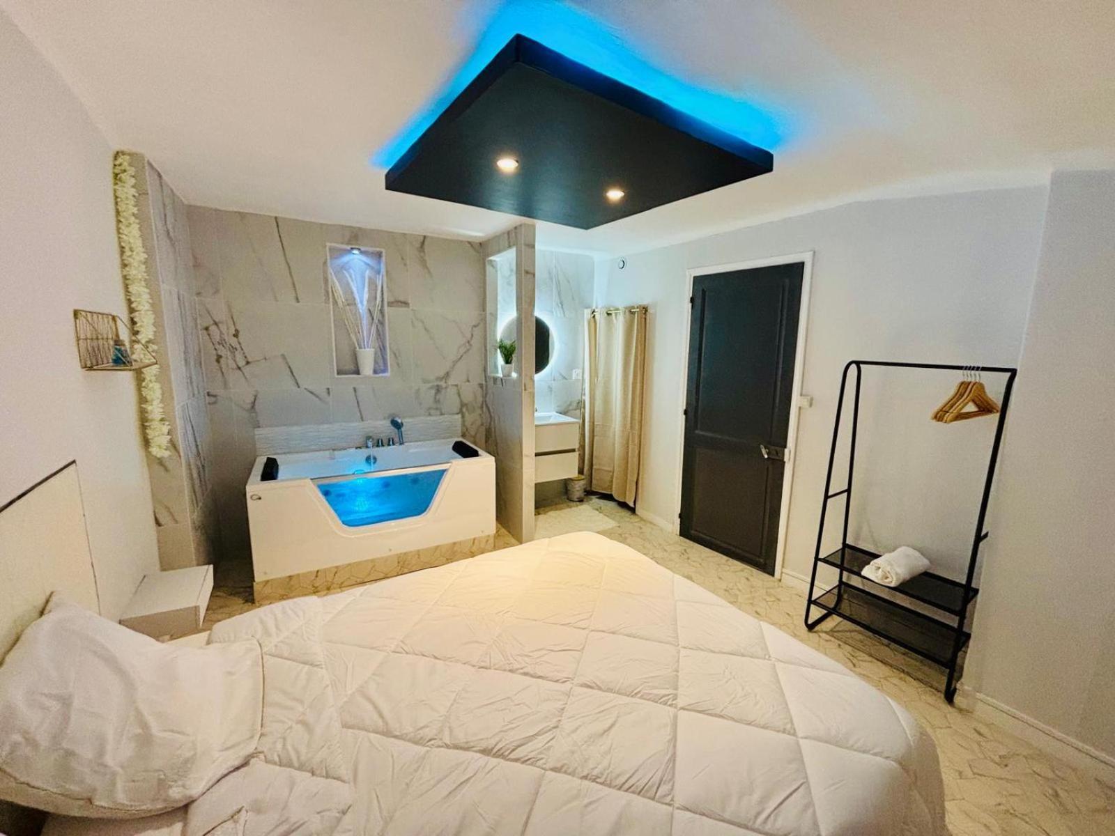 Sereni House Jacuzzi Holiday home